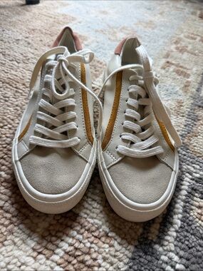 Madewell Cream women’s leather & suede Sneakers with Mustard Stripe.